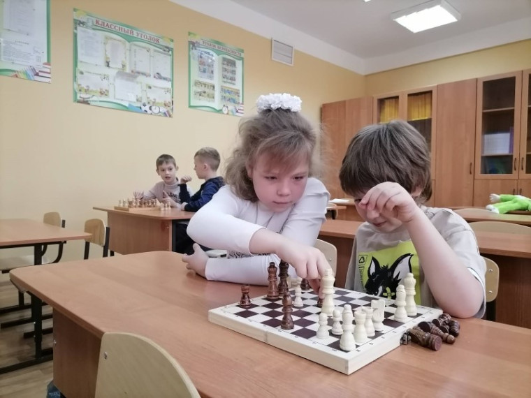Шахматный турнир в лагере "Робинзония".